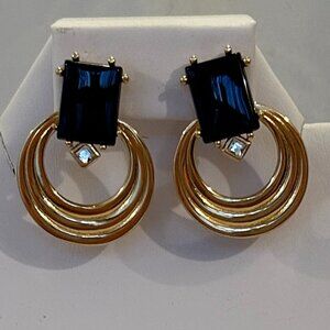 Gold Circle Onyx Pierced Earrings